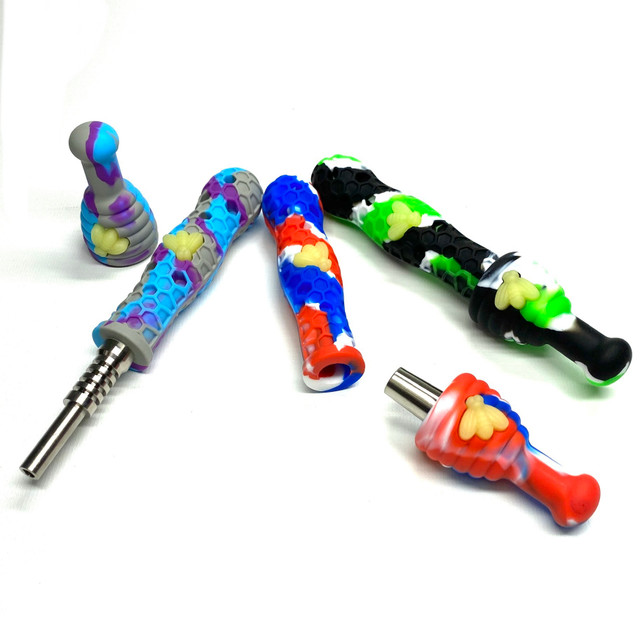 Bee Cool-ector Large 5" Silicone Dab Straw w/ Cap & Ti Tip